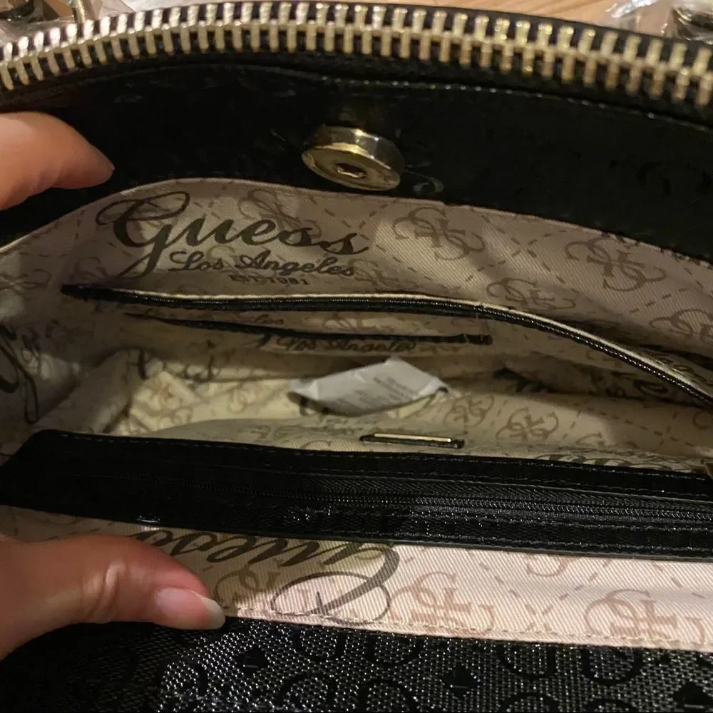 Black guess purse / handbag‎